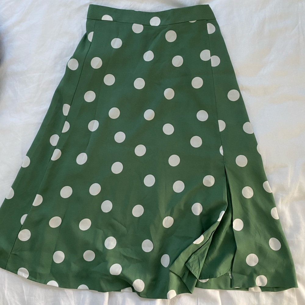 NWT Ann Taylor Green and White Polka Dot Midi Skirt with Slit